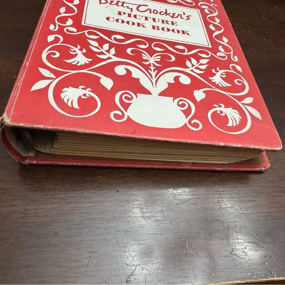 Vintage Betty Crockers Picture Cookbook 1950s
